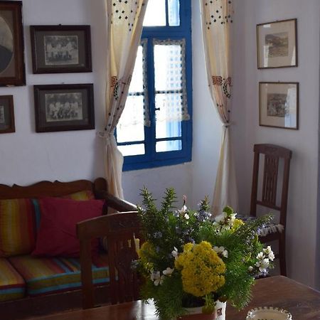 Το Πάνω Σπίτι Της Μαριάνθης Villa Márpissa Exterior photo