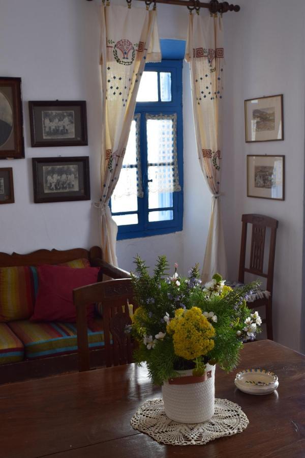 Το Πάνω Σπίτι Της Μαριάνθης Villa Márpissa Exterior photo